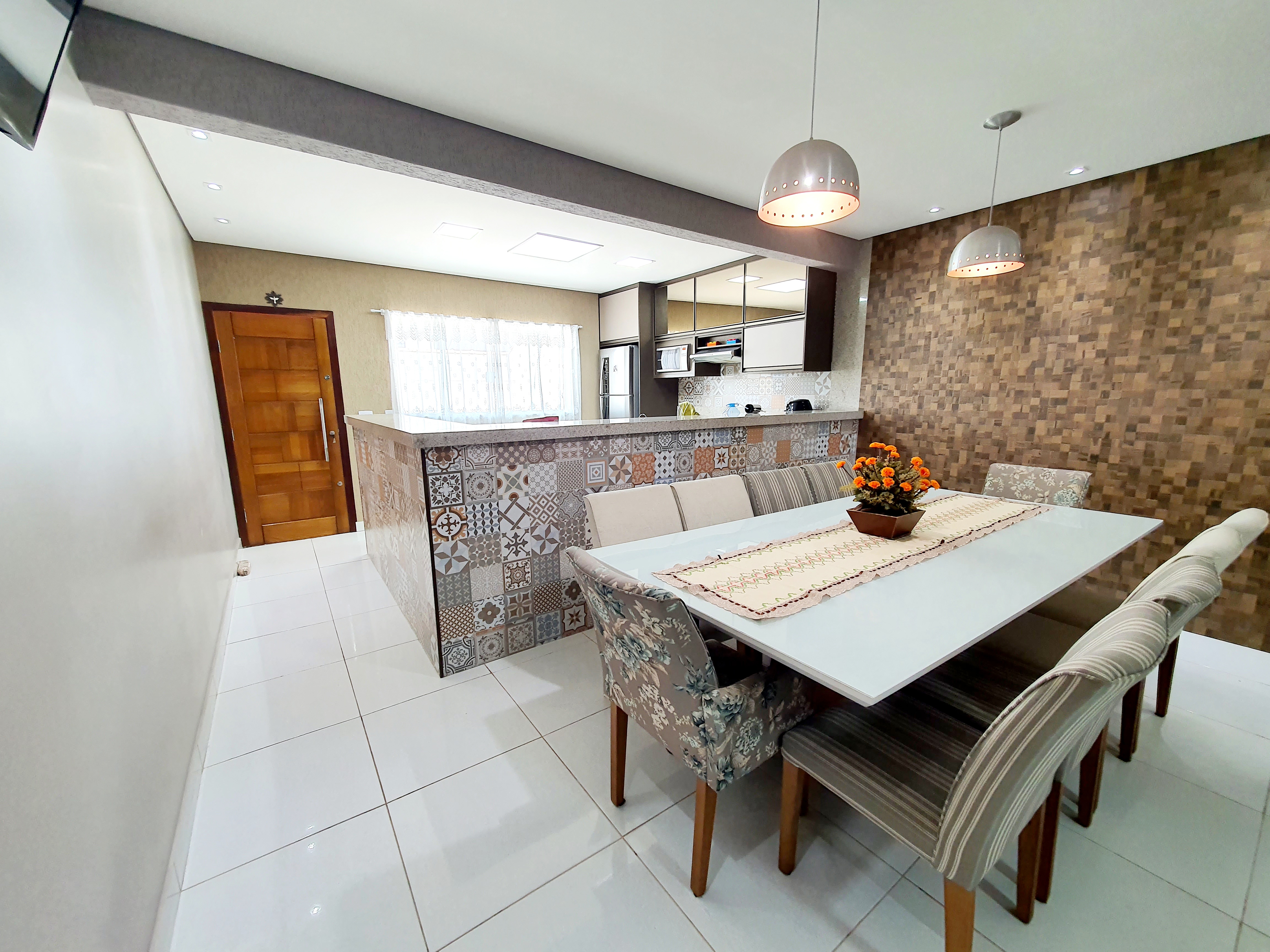 Casa 3 dormitórios em Jd. Guapituba, Mauá