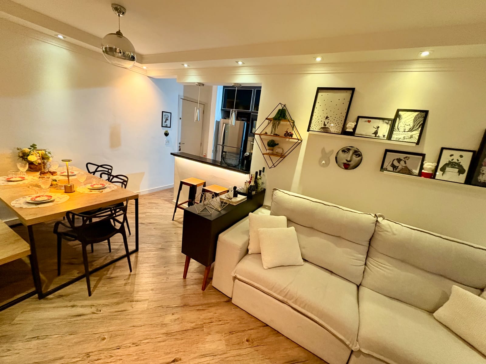 Apartamento 2 dormitórios em Vila Assis Brasil, Mauá